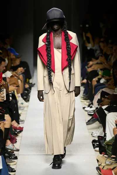 Look 17